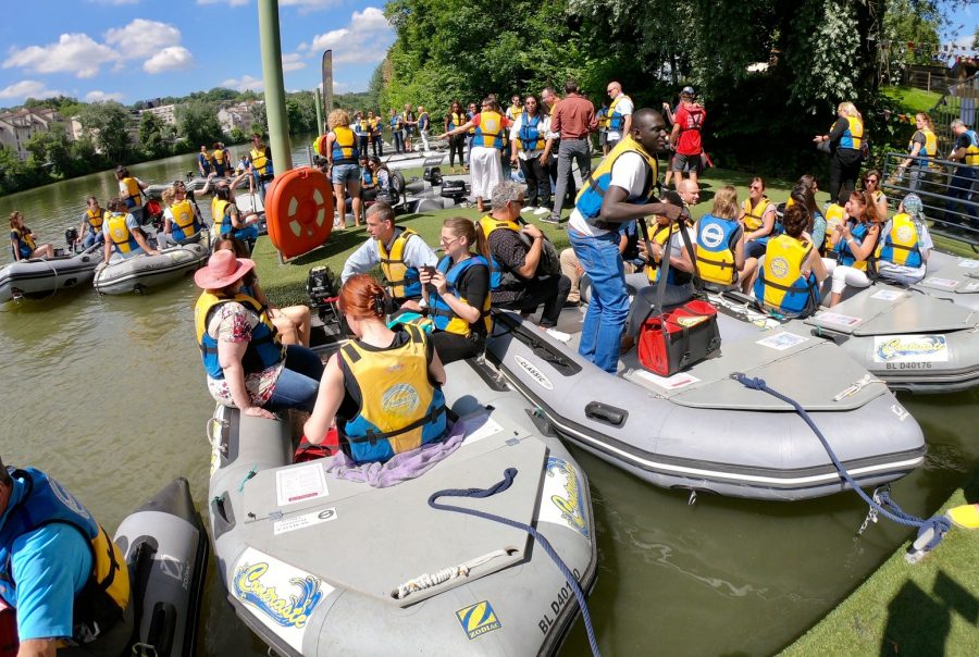 team building original rallye nautique zodiac bateau seine