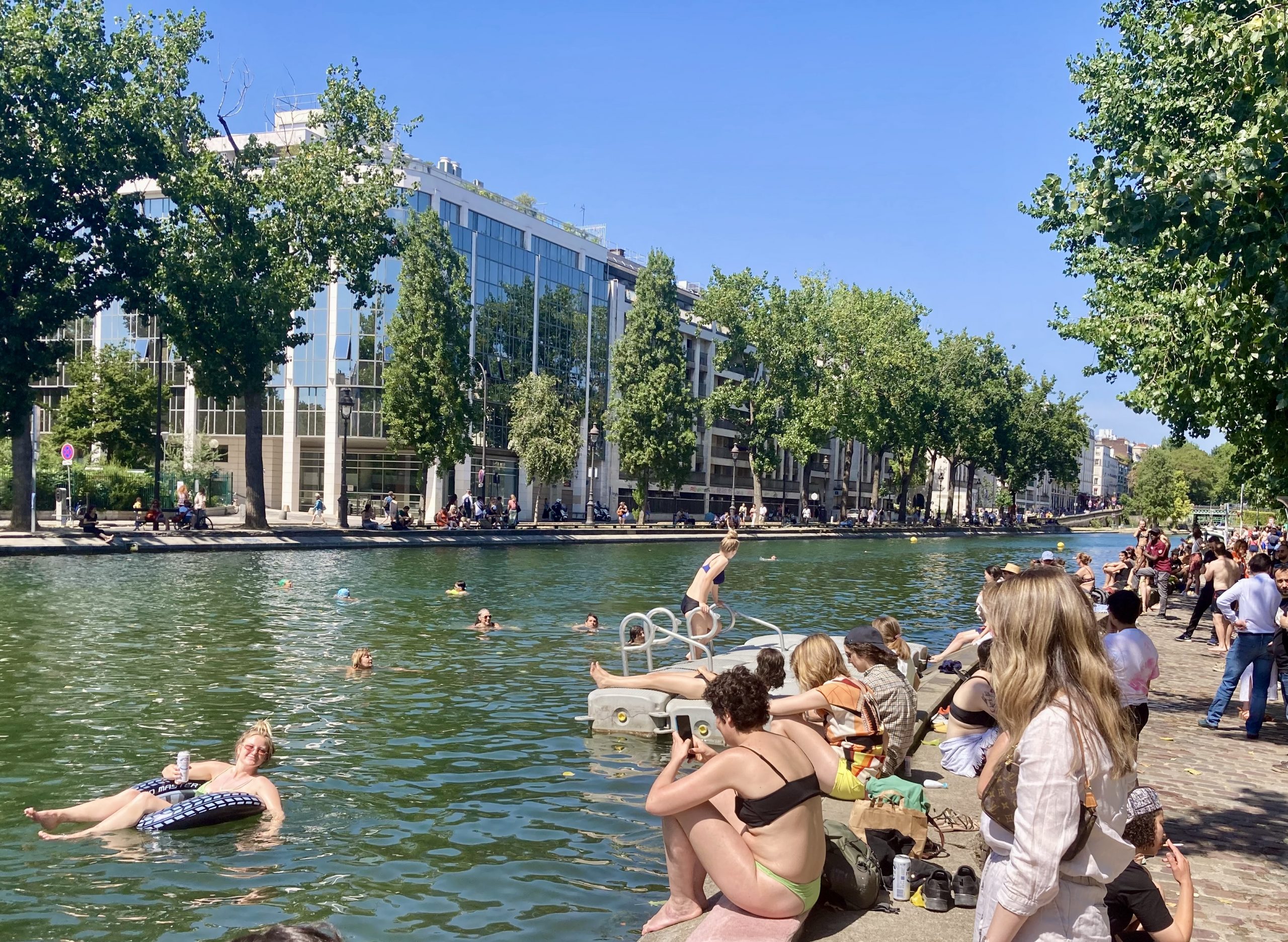 Installation d'un ponton baignade par Contraste Pro Artistique